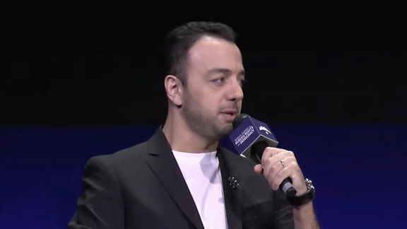 پوریا زراعتی: این نشان شجاعت، جایزهای به مردم ایران است، ما صدای آنها بودیم