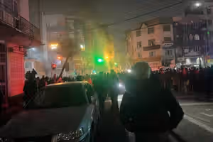 مشهد در ۱۸ و ۱۹ دی؛ روایتهایی از قطع برق و آنتن و به رگبار بستن مردم در خیابان