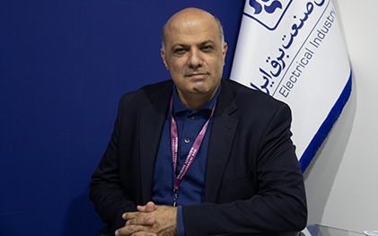 مهدی مسائلی، دبیر سندیکای صنعت برق: «اکنون باید بپذیریم این فاجعه به زودی قابل ترمیم نیست.... باید قبول کنیم امسال تابستان سختی داریم و مردم باید خود را برای این شرایط آماده و تمهیدات لازم را بیندیشند من توصیه میکنم برای این شرایط، بادبزن و آفتابه تهیه کنند.»/ خبرگزاری ایلنا، ۱۷ اردیبهشت ۱۴۰۴