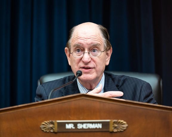 عضو مجلس نمایندگان آمریکا: دولت بایدن نظام تحریمهای خود را علیه ایران تضعیف میکند