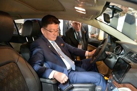 وزیر امور اقتصادی خارجی کره شمالی: آماده همکاری با گروه خودروسازی سایپا هستیم