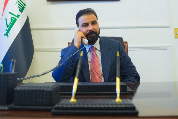 رئيس وزراء العراق يأخذ بتوصيات واشنطن بشأن إبعاد الجماعات المسلحة عن "الحكومة الجديدة"