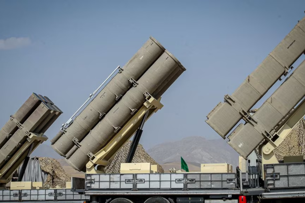 إيران تنفي تقرير "رويترز" بشأن التحضير لإرسال قاذفات صواريخ "فتح- 360" إلى روسيا