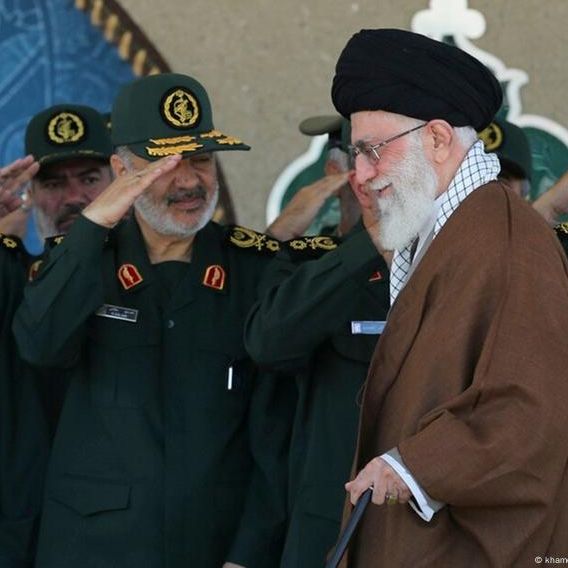 مدیر اجرایی انجمن خاورمیانه: غرب برای نقطه بی بازگشت در برنامه اتمی ایران آماده میشود