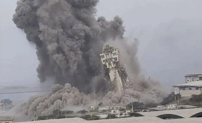 Iran War Escalates as US Launches Strikes on Bandar Abbas Infrastructure