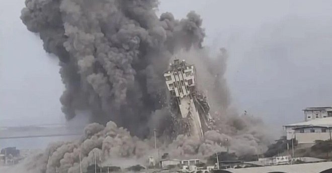 Iran War Escalates as US Launches Strikes on Bandar Abbas Infrastructure