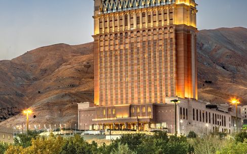 رییس جامعه هتلداران ایران: توریست نمیآید و سالها طول میکشد تا هتلها پر شوند