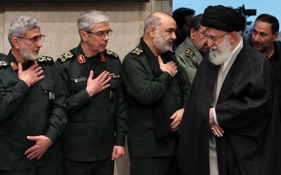 فرماندهان ارشد سپاه در جلسه محرمانه با خامنهای از نشت اطلاعات نظام ابراز نگرانی کردند