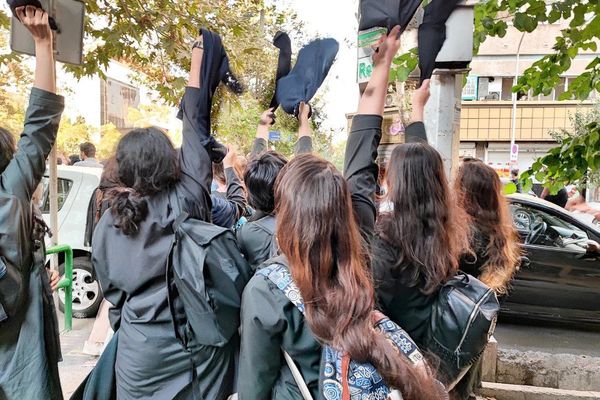 استمرار الدعم العالمي للمتظاهرين الإيرانيين ضد القمع الدموي للنظام الإيراني