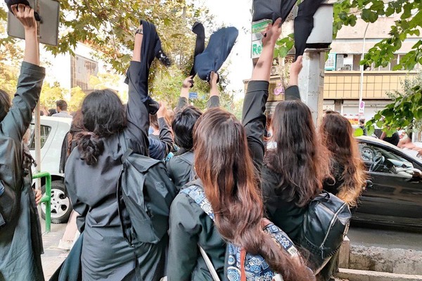 استمرار الدعم العالمي للمتظاهرين الإيرانيين ضد القمع الدموي للنظام الإيراني