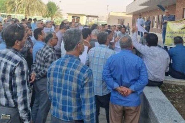 Iran oil and gas strike swells to 24,000 workers