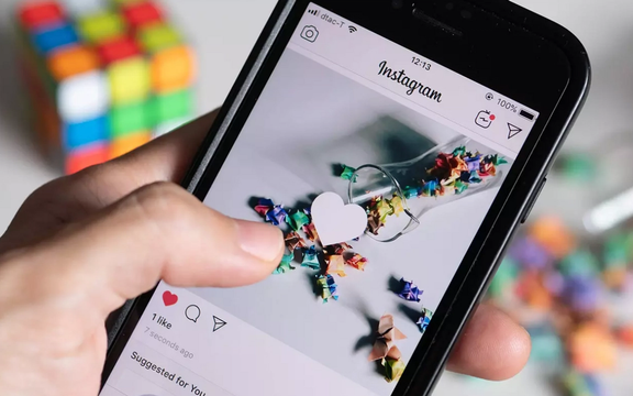 گزارش خبرگزاری فارس درباره فضای مجازی: اینفلوئنسرها میتوانند زبان گویای حاکمیت باشند