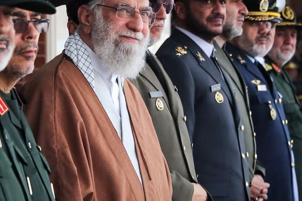 صحيفة بريطانية تنتقد "التساهل الأوروبي" مع النظام الإيراني