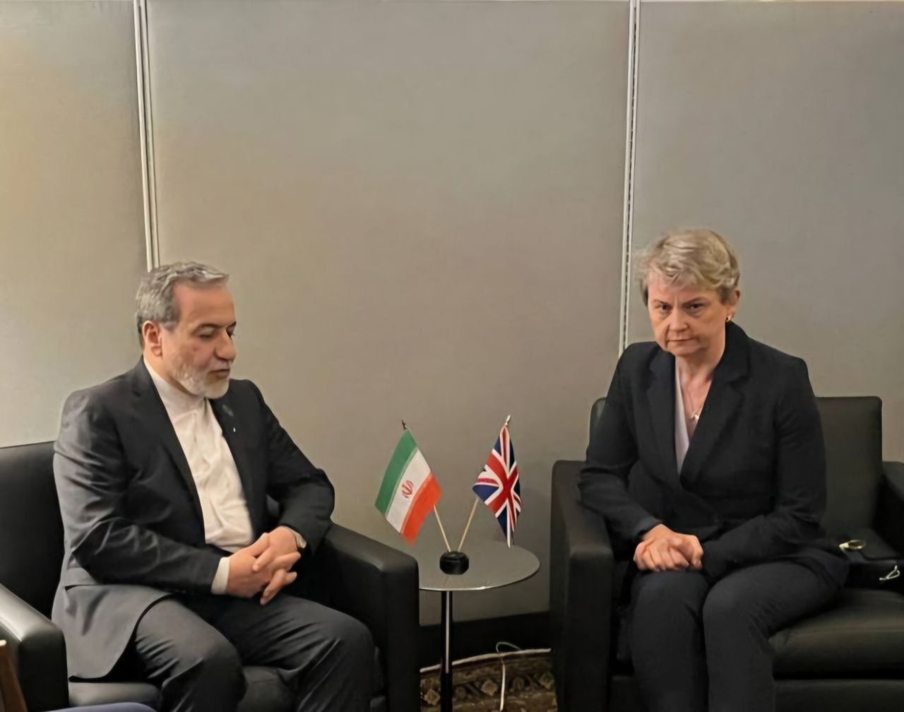 رسانه‌های ایران:عراقچی در دیدار با همتای بریتانیایی خواستار باز نگه داشتن مسیر دیپلماسی شد