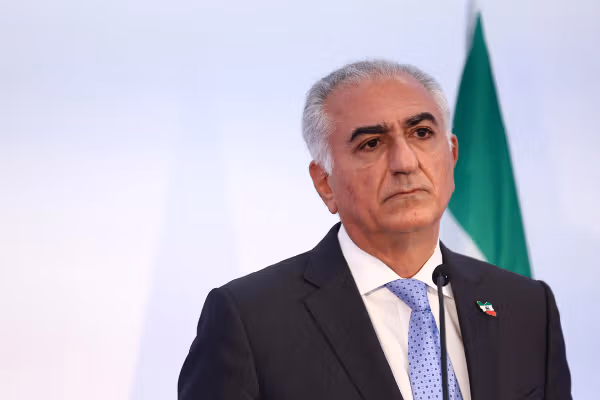 فراخوان شاهزاده رضا پهلوی: پنجشنبه و جمعه ۸ شب همه از خیابانها و خانهها شعار سر بدهید