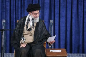 خامنهای: حوادثی مانند انفجار بندر رجایی پیش میآید و جبران میشود