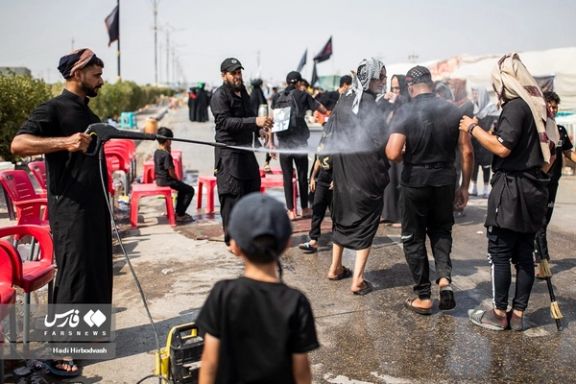 Iranian pilgrims in their way to the Iraqi city of Karbala