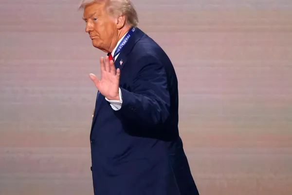 فاکسنیوز با اشاره به ایران: ترامپ در حال حذف دولتهای یاغی وابسته به روسیه است