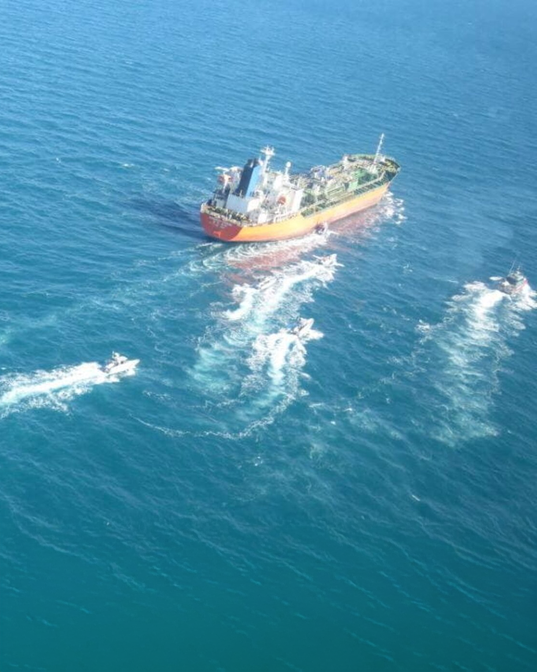 خبرگزاری فرانسه: یک کشتی کانتینربر فرانسوی از تنگه هرمز عبور کرد