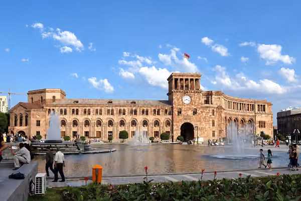 Iranians cross into Armenia to earn what they cannot at home