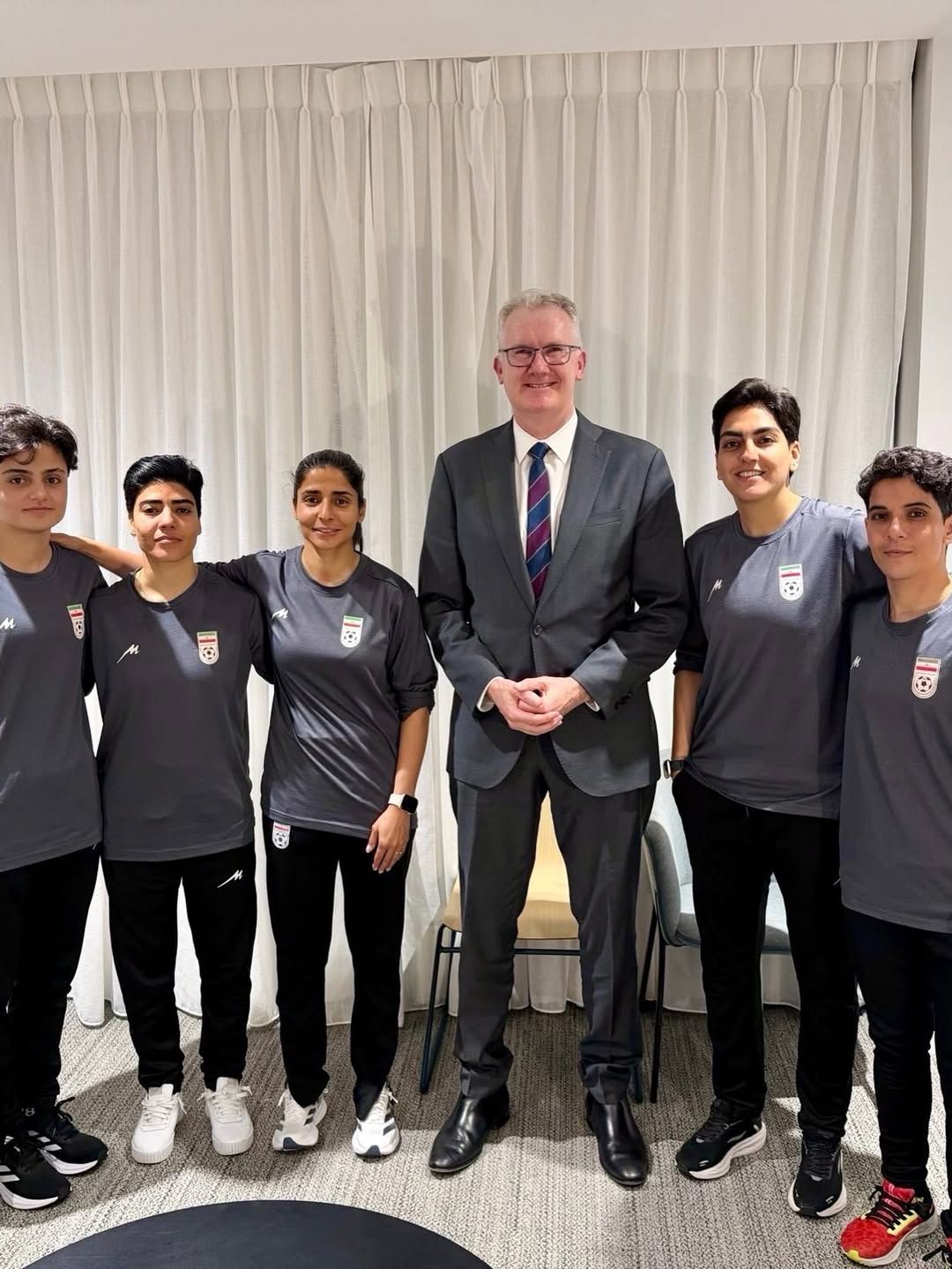 وزیر کشور استرالیا: ۵ عضو تیم ملی زنان ایران می‌توانند در استرالیا بمانند و در امنیت باشند