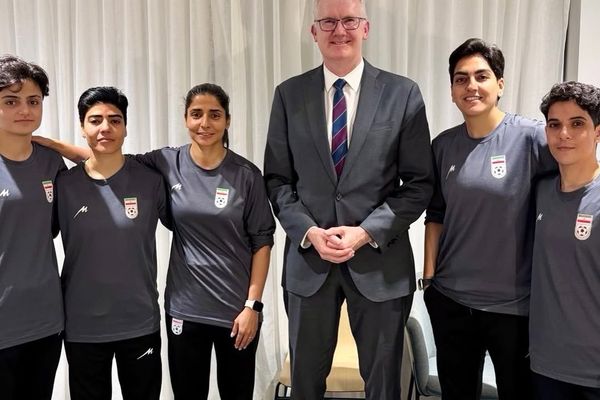 وزیر کشور استرالیا: ۵ عضو تیم ملی زنان ایران میتوانند در استرالیا بمانند و در امنیت باشند