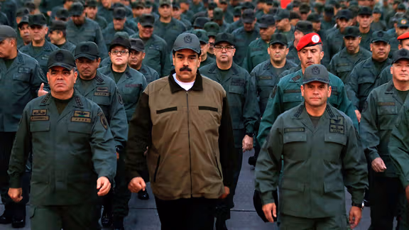 والاستریت ژورنال: آمریکا برای حمله احتمالی به ونزوئلا، اهدافی نظامی را شناسایی کرده است