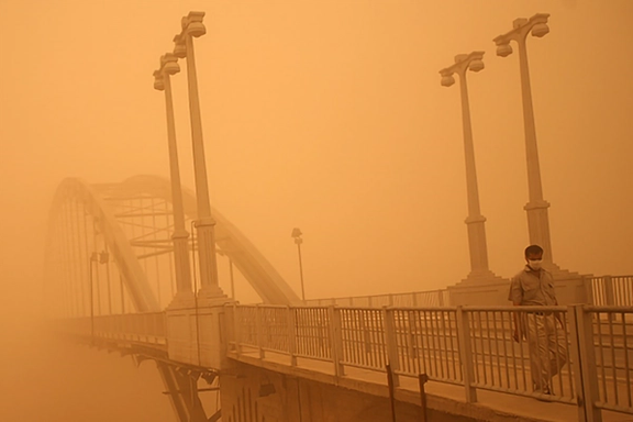 از ساعت ۸ تا ۱۸ دوشنبه بیش از ۴۰۰ نفر در خوزستان به علت ریزگردها به بیمارستان مراجعه کردند
