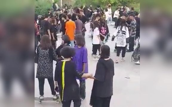 فرماندار شیراز: شماری از نوجوانان حاضر در «تجمع هنجارشکنانه دهه نودیها» را بازداشت کردیم