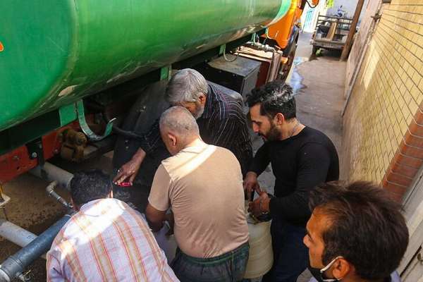 شهروندان از ادامه قطع آب گفتند، وزیر نیرو تهدید به قطع برق مشترکان کرد