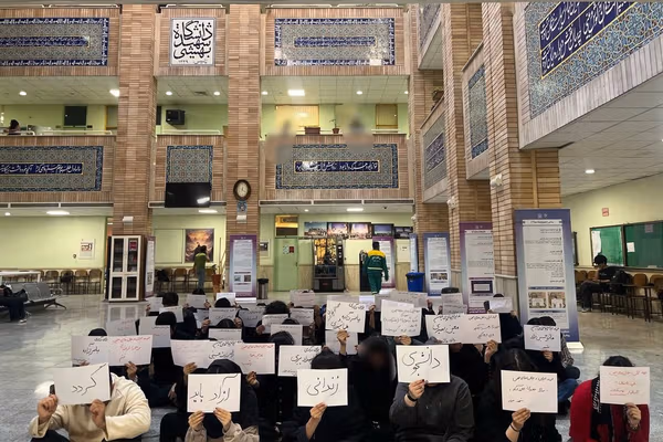 دومین روز خیزش دانشجویان در حمایت از انقلاب ملی علیه جمهوری اسلامی