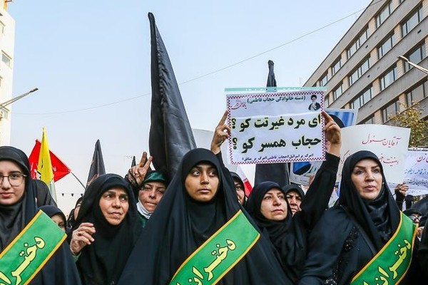 امام جمعه بجنورد: قانون باید برای پاک کردن جامعه از «آلودگیها» با بیحجابی برخورد کند