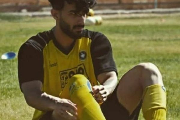 محمدحسین حسینی، فوتبالیست ۲۶ ساله، بازداشت شد