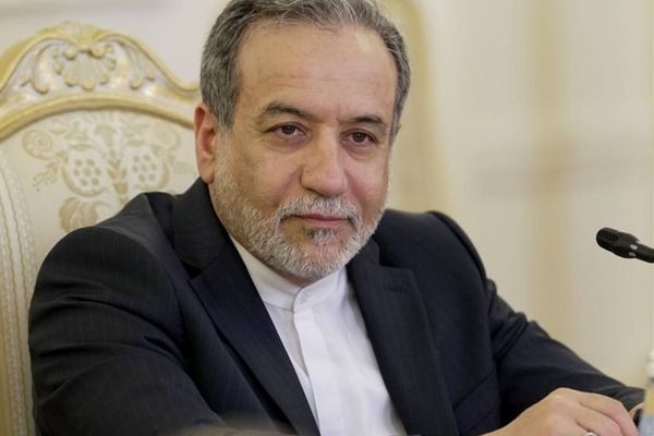 وزير خارجية إيران يلتقي أمين عام حزب الله في بيروت