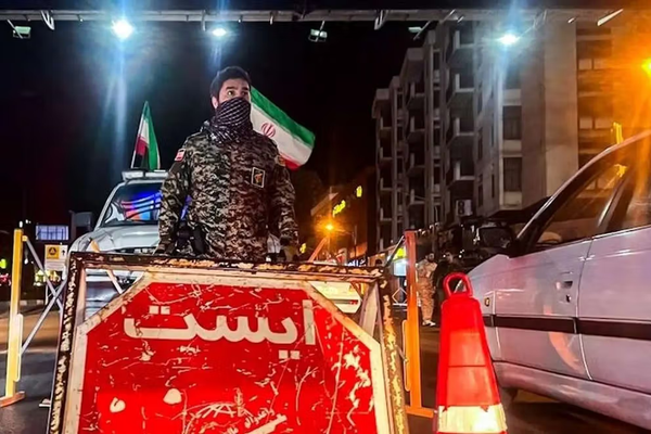 هدف قرار گرفتن ایستهای بازرسی سپاه پاسداران و بسیج در شهرهای مختلف در حملات پهپادی