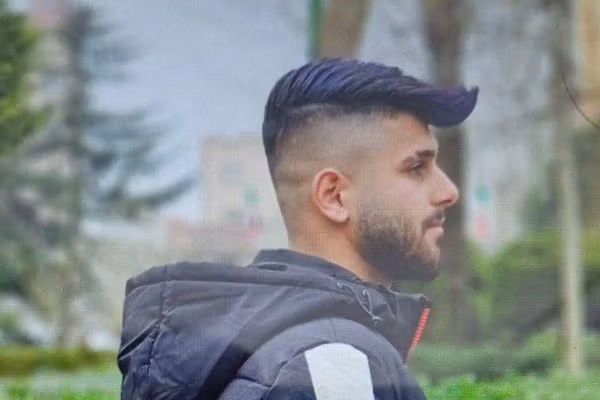 پیکر مانی استوار را به دلیل ناتوانی خانواده در پرداخت پول یک ماه گروگان گرفتند