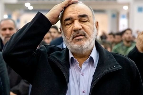 "وثيقة مسربة".. المرشد الإيراني يؤكد: الاحتجاجات ستستمر والباسيج ضعيف وأداء الحكومة بطيء