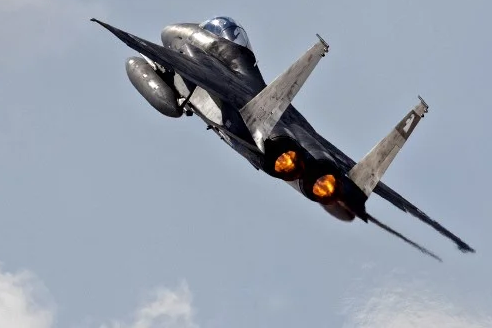 سخنگوی ارتش اسرائیل:حملات به تهران را با تمرکز بر مقرهای سپاه پاسداران تشدید میکنیم