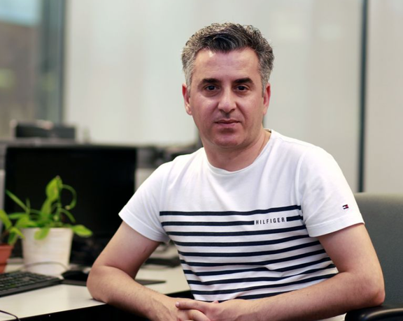 دو روز از ربوده شدن پیکر رضا حقیقتنژاد به دست ماموران امنیتی گذشت؛ خانواده همچنان بیخبر