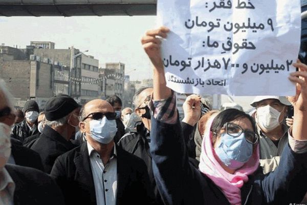 احتجاجات المتقاعدين في إيران مستمرة.. ونقابة المعلمين تصدر حملة تضامن