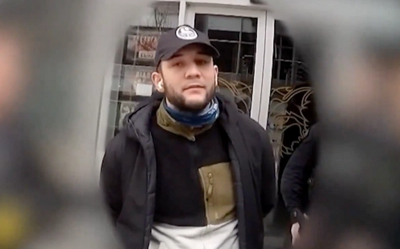 متهم دست داشتن در جرایم تروریستی علیه ایراناینترنشنال در دادگاه مجرم شناخته شد