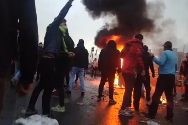 وزیر نفت: تصمیمگیری درباره بنزین فراتر از وزارت نفت و با حضور نهادهای امنیتی است