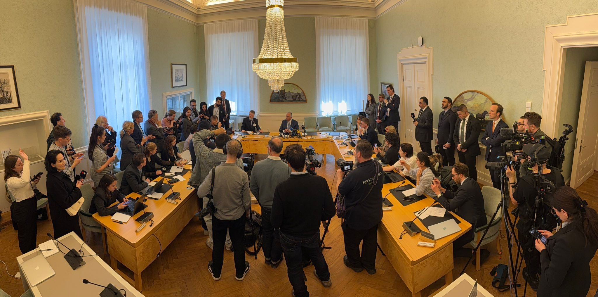 شاهزاده رضا پهلوی: هر چیزی که این حکومت را تضعیف کند، با استقبال مردم روبه‌رو خواهد شد