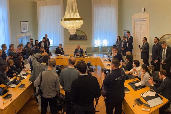 شاهزاده رضا پهلوی: هر چیزی که این حکومت را تضعیف کند، با استقبال مردم روبهرو خواهد شد