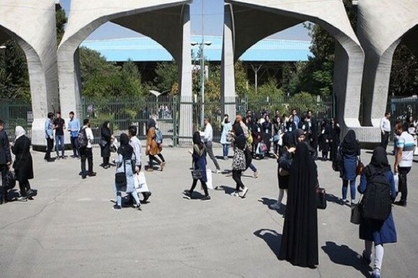 رئيس جامعة طهران يهدد: لن نسمح أن تصبح الجامعة منبرا ضد النظام