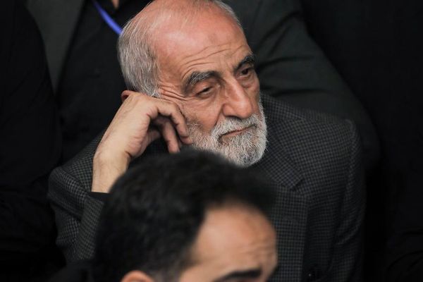 شریعتمداري مخاطباً الشعب الأميركي: لماذا لا تقومون بـ"التصفية الجسدية لترامب؟"