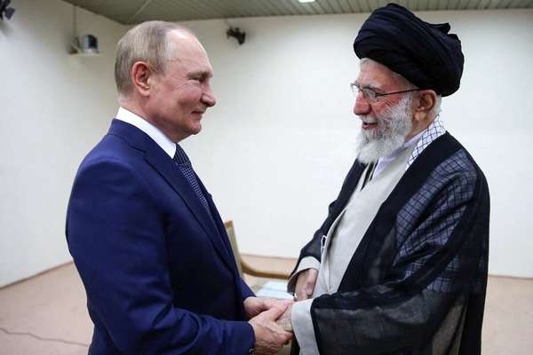 Putin Says Moscow Wants To Open Russian Schools In Iran