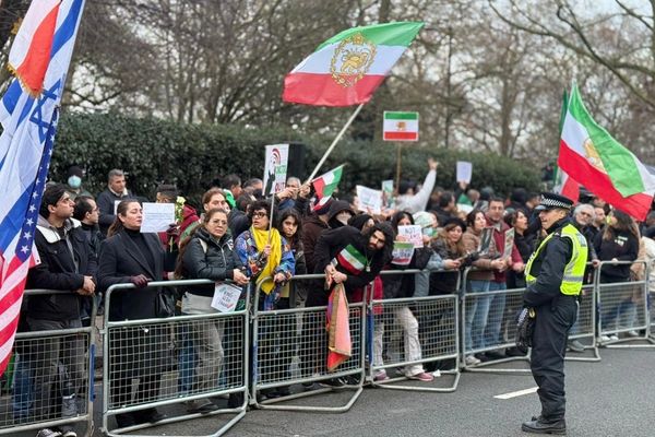 ایرانیان در حمایت از انقلاب ملی در شهرهای مختلف جهان به خیابان آمدند