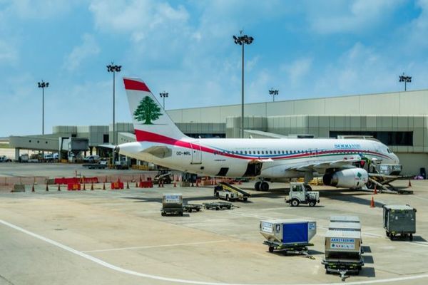 السلطات اللبنانية تسمح بدخول حقائب دبلوماسية إيرانية بعد خطاب من سفارة طهران