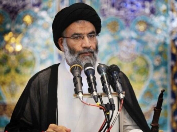امام جمعه اهواز: اگر بازار کار نیست، ورود جوانان به دانشگاهها را کاهش دهید